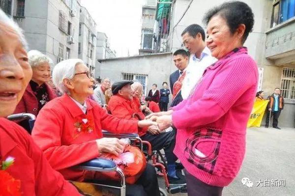 今天上映的这部电影,缘何让市委书记落泪并写下千字读后感? 2