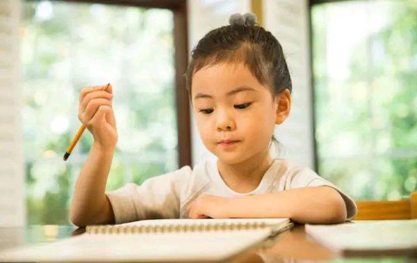 小学生满分作文，看哭了妈妈，感动了爸爸，网友：灵魂级写手