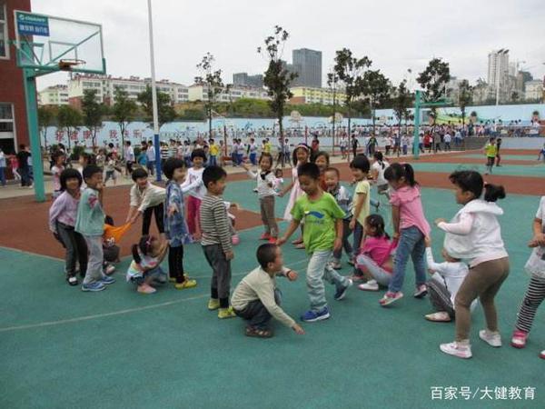 四年级学生作文:发生在学校的事 1