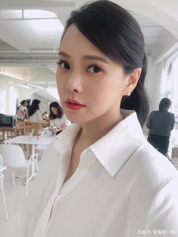作文小能手伊能静写不动了，原因是参加了《乘风破浪的姐姐》 3