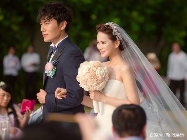 伊能静凌晨发文庆生,对老公甜蜜告白,并晒出以前的小作文
