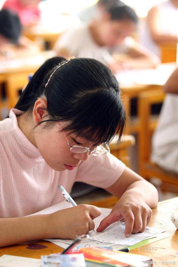 中小学生作文，为什么都是假大空？因为只有假话才能得高分