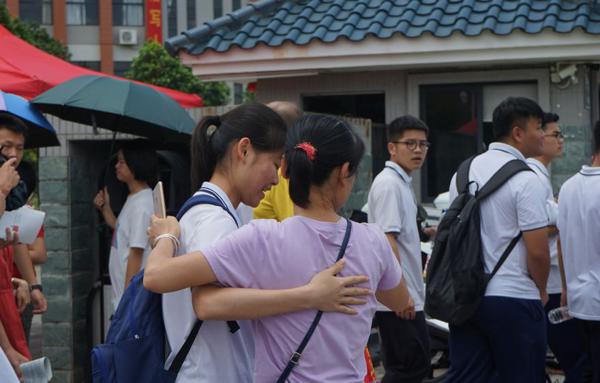 高考首日！多图直击肇庆考场！今年高考作文题目又火了…… 18