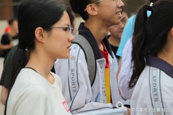 今年高考会考“疫情作文”吗？专家：可以参考2003年和2008年 4