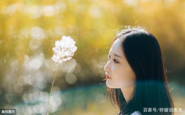 中学生作文点评:《小叶子的怪问》,写小姑娘知性美、自信美 4