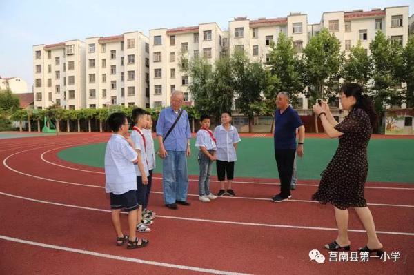 【莒南一小•情寄母校】60岁老校友《母校，美好的遇见》读后感 5