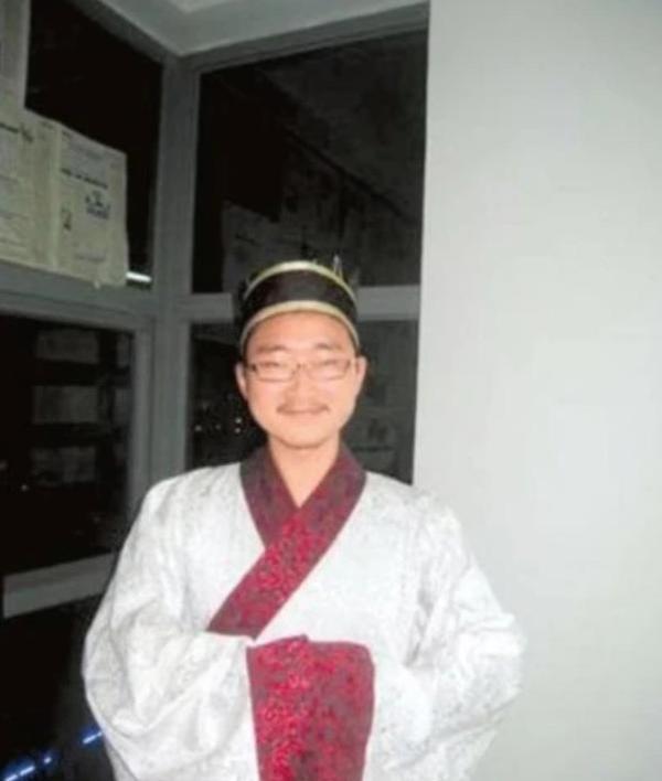 11年前他用甲骨文写高考作文,是投机还是真本事?看结局就知道了 2