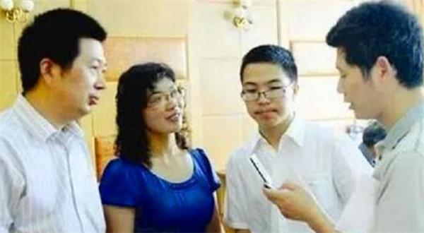 一篇奇怪的高考作文:755字,有30字老师不认识,老师给了满分 3