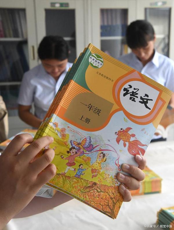 6句古诗词组成一道高考作文,死记硬背古诗词真的会吃大亏