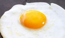 拥抱鸡蛋初中作文