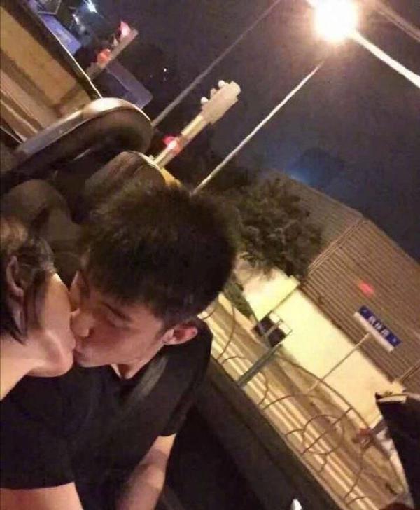 被爆劈腿三个女星的张超照常拍戏!果然不能学罗志祥写小作文…… 9