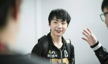 走A怪韩服又挂机，阿水让出AD都不行，这次金贡直接小作文举报