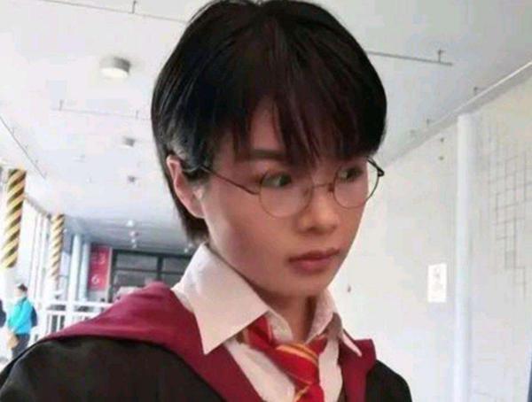 许可馨事件被考试作文当素材,如果高考遇到,学生该怎么写? 2
