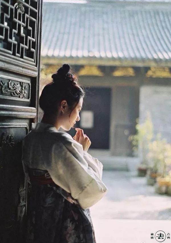 有些诗，读后如临其境。 4