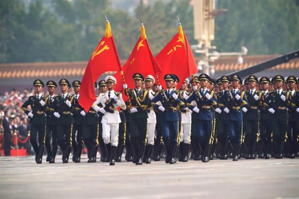 又美又飒！阅兵后，河南名师手把手教你写观后感作文 1