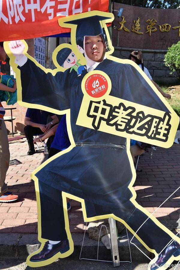 中考满分作文技法:批判醒人彰显人文情怀,思想独立孕育立意深刻