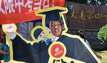 中考满分作文技法：批判醒人彰显人文情怀，思想独立孕育立意深刻