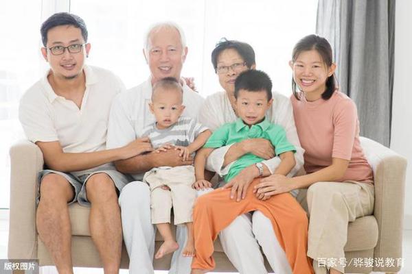 中学生作文:《母亲的眼泪》,有谁知道母亲心里藏了多少东西呢? 2