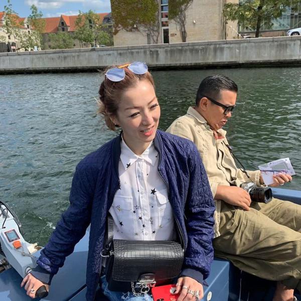 原创 遗憾没生小孩？郑秀文帮手带娃后感言：原来有孩子同行会如此愉快 2