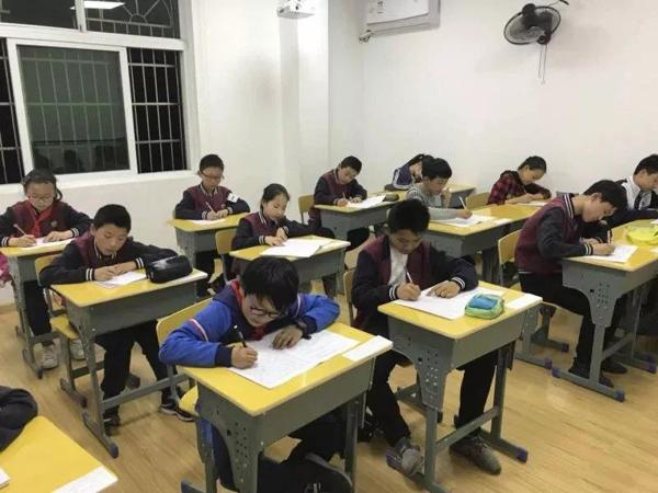 第十三届“冰心作文奖”湖南赛区复（决）赛现场作文大赛圆满结束！ 15