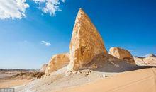 人不对，付出再多，用情再深，最后感动的也只有自己