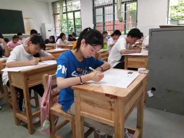 第十三届“冰心作文奖”湖南赛区复（决）赛现场作文大赛圆满结束！ 12