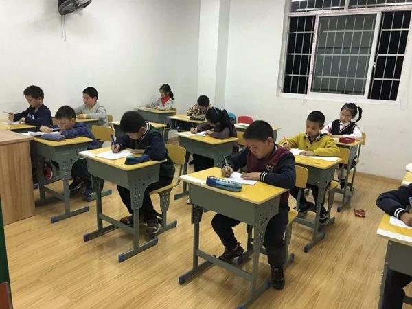 第十三届“冰心作文奖”湖南赛区复（决）赛现场作文大赛圆满结束！ 3