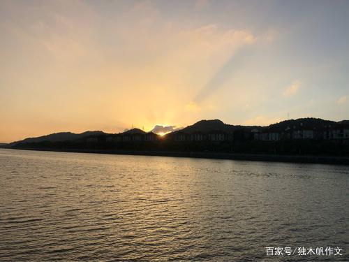 六年级作文:行走中的乐趣