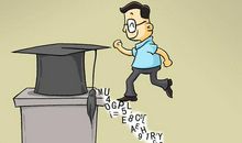 三年级下册作文：身边那些有特点的人——我们班有个小书虫