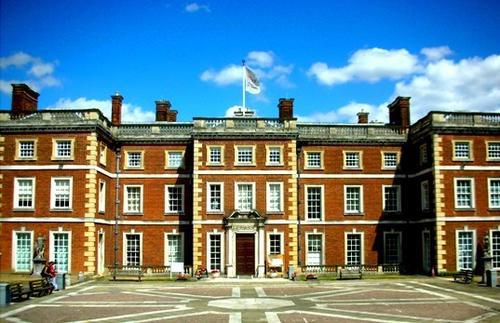 关于英国好大学推荐：密德萨斯大学