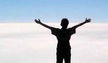 站在山顶上的人作文