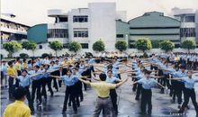 停课不停学，五年级作文入门把一个人的特点写具体，例文两篇