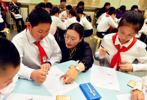 在中学物理课中实施实验教学法的经验总结-教育学论文
