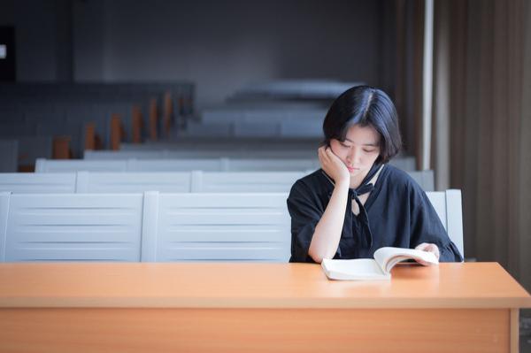 原创 初中生优秀作文：《老师，我想为您摘一朵花》 3