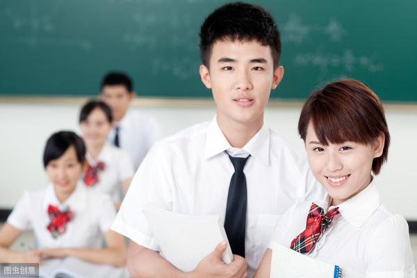 原创 2020高考作文预测，优秀作文点评：《直视自我方能成功》