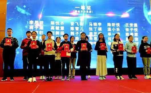 “五一”假期火了作文大赛,许多学校“组团”参加 1