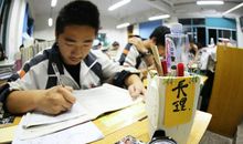 孩子的作文成绩要提高，必须解决2个问题，用4招