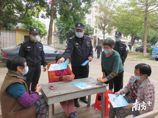 “爸爸在一线忙,我不敢去打扰他”顺德警娃写作文给警爸加油 1
