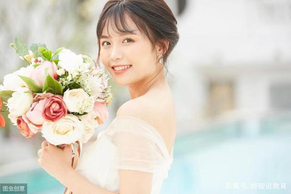 中学生优秀作文：《少女武汉》，回眸一笑百媚生 3