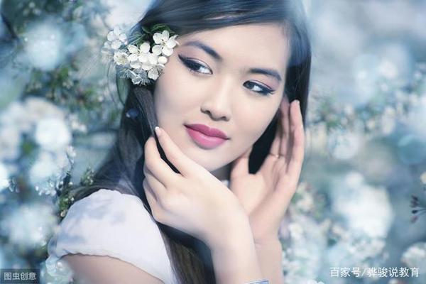 中学生优秀作文：《少女武汉》，回眸一笑百媚生 1