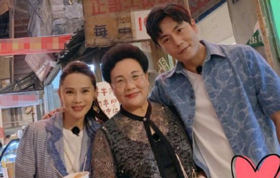 “小作文”达人伊能静被迫放弃写作,为了秦昊生日,也是太拼了 4