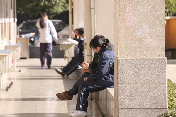 杭城高中校长出了一道中考作文题,看过的初三生都说:太真实了! 2