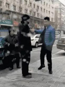 欢迎来到小学时作文里的未来。 15