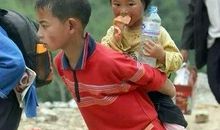 2020高考作文备考：这才是真正的满分作文：震不垮的脊梁/地震兄妹（08四川）