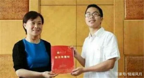 这篇难倒阅卷老师的高考作文,全篇755字却拿了满分,怎么回事? 5