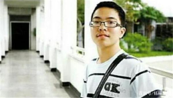 这篇难倒阅卷老师的高考作文,全篇755字却拿了满分,怎么回事? 6