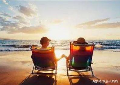 15岁女孩“爱情观”作文走红,老师自愧不如,网友:她比我懂爱情