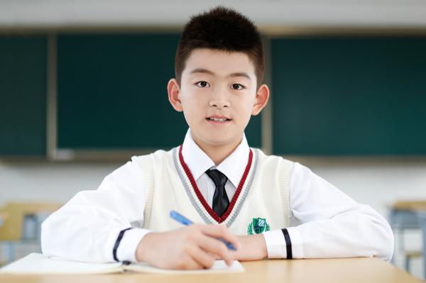 原创 高考作文预测、优秀作文点评：《立文明之法，行道德自由》 2