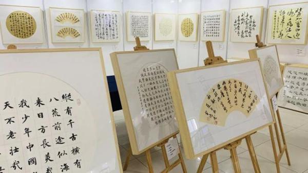 爆!“龙马奋进 艺作文华师生作品展”劲爆来袭! 19