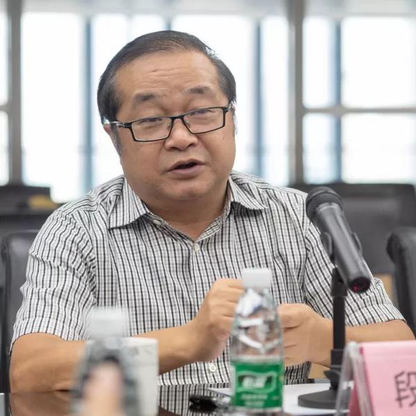 为好作文转身！曹文轩领衔大咖评审团！第五届扬子晚报杯·统编教材同步作文大赛开赛！ 10